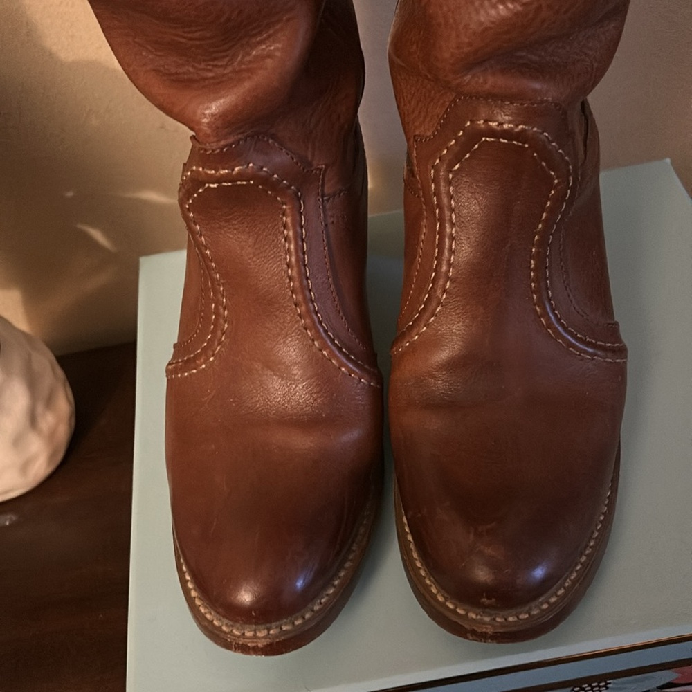 Frye Jane Stitch knee high Chestnut Leather Heeled Boots - Picture 4 of 9